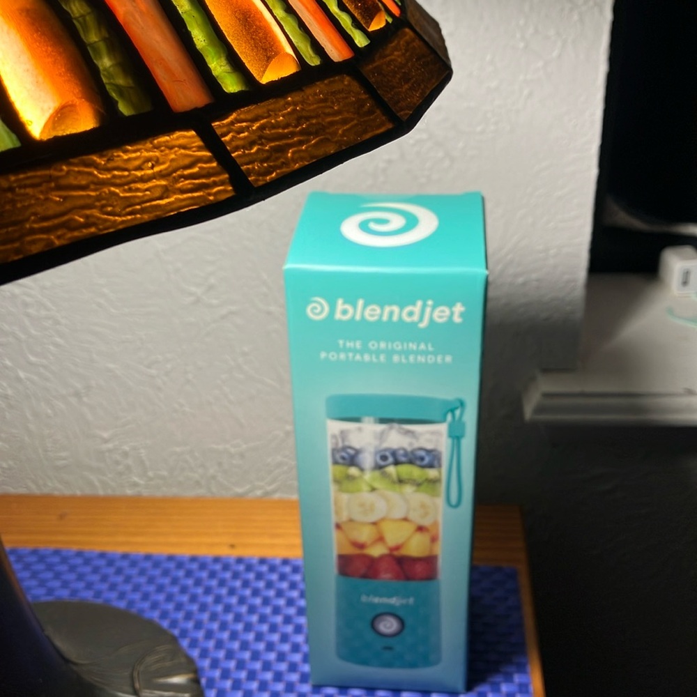 NWT Blendjet Original Portable Smoothie Blender Teal